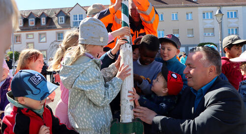 Maibaum stellen in Kitzscher