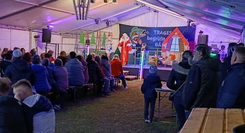 König Drosselbart zu Gast beim Fischerfest – der KVK amüsierte die vollen Reihen im Festzelt mit der Darbietung des letztjährigen Weihnachtsmärchens