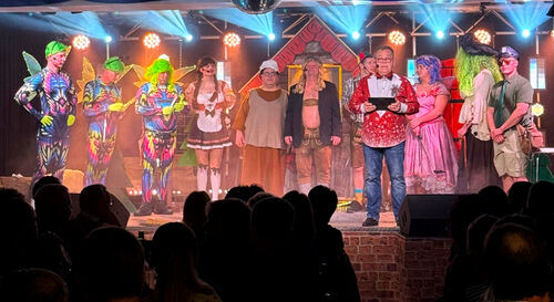 Das Ensemble vom Weihnachtsm&auml;rchen