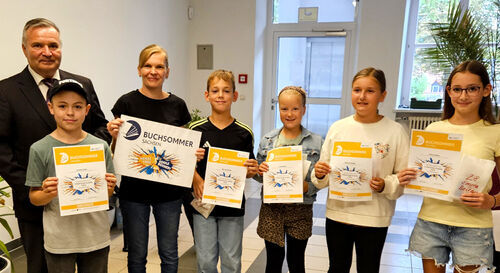 Siegerehrung im Foyer des Rathauses