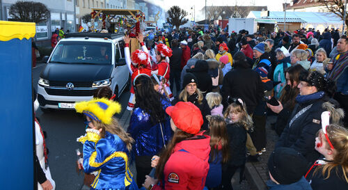 Marktplatz in Kitzscher beim Gro&szlig;en Karnevalsumzug