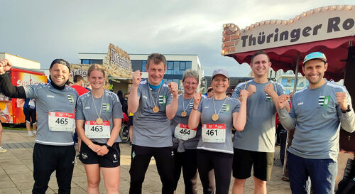 Abgek&auml;mpft und Stolz, Team &bdquo;Stadt Kitzscher&ldquo; beim Team Run in Zwenkau v.l.: Stev Schumann, Laura Schubert, Marcel Wei&szlig;enberger, Simone Schubert, Susann Wollnitza, Pascal Klingner und Andr&eacute; Wilsdorf.