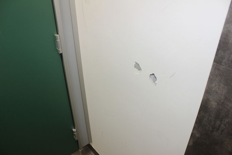 Bild Schule – Vandalismus II.JPG