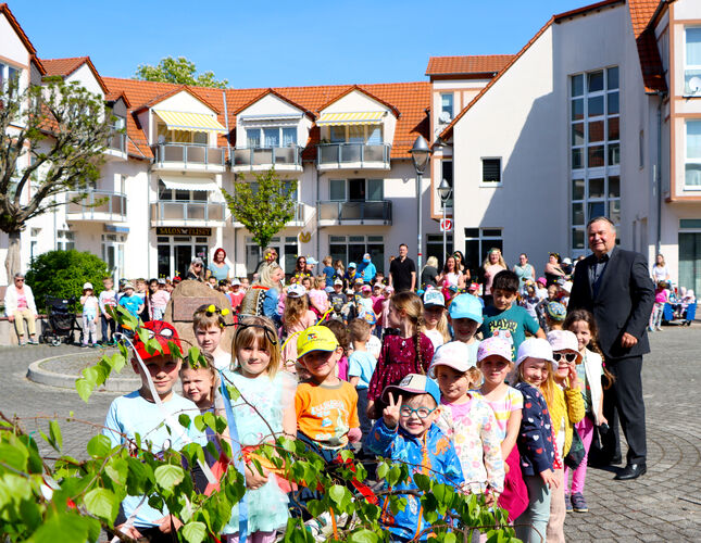 Vorschaubild Maibaum stellen