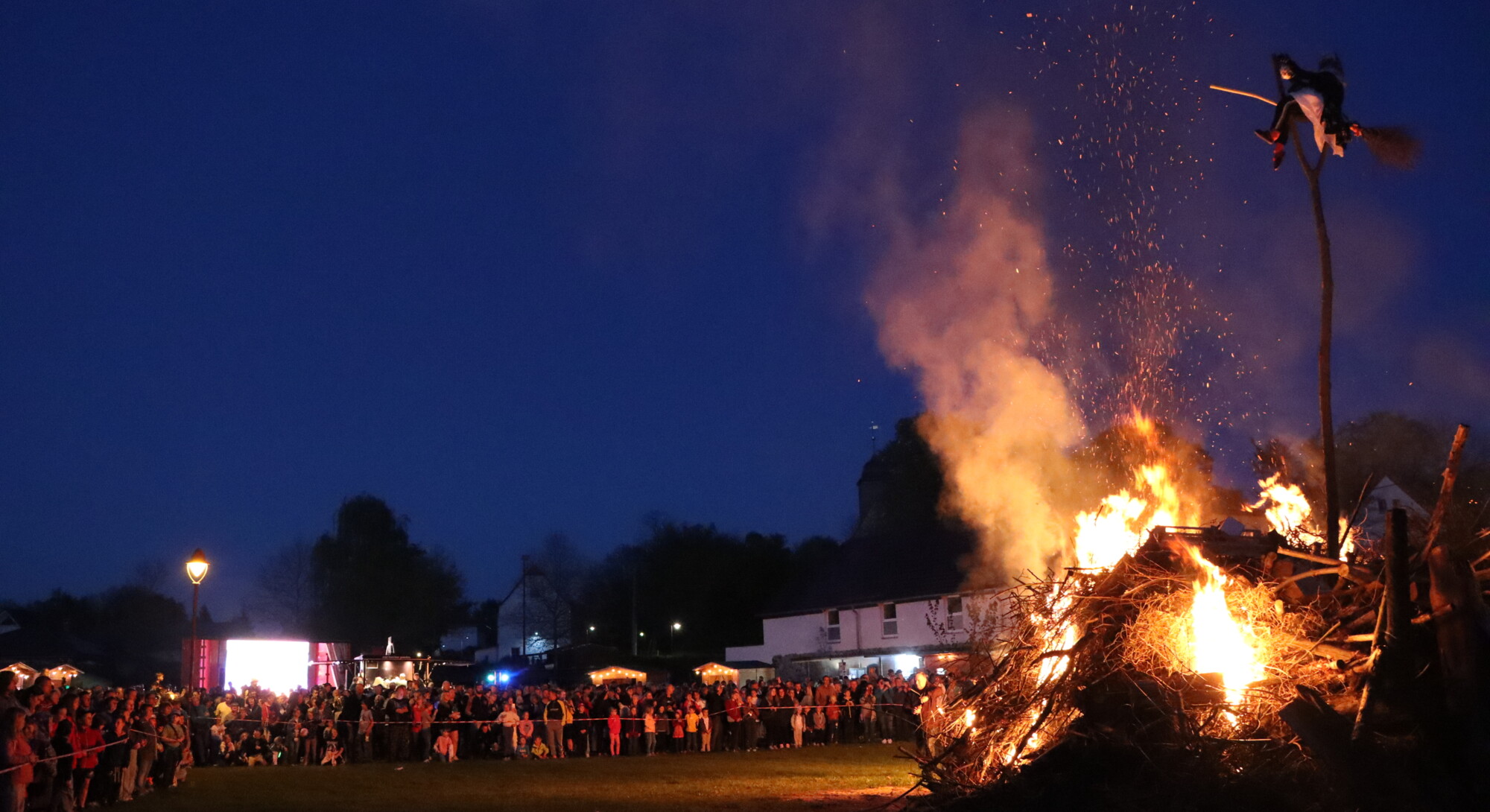 Walpurgisnacht in Kitzscher lockt viele Gäste auf den Festplatz