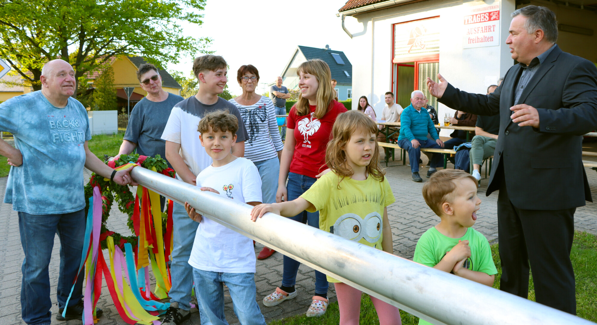 „Ihr seid die Zukunft.“, bekräftigte BM Schramm (re.) mit seinen Worten an den Nachwuchs