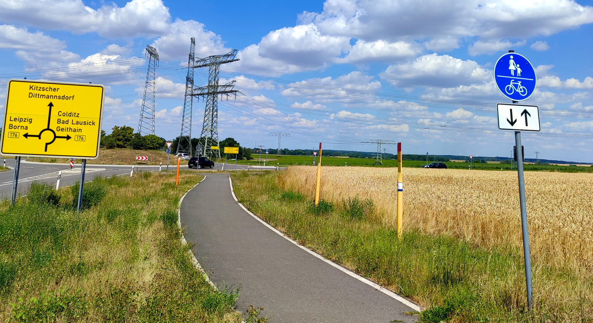 Nach dem Kreisverkehr am Abzweig Kitzscher beginnt der Radwegebau