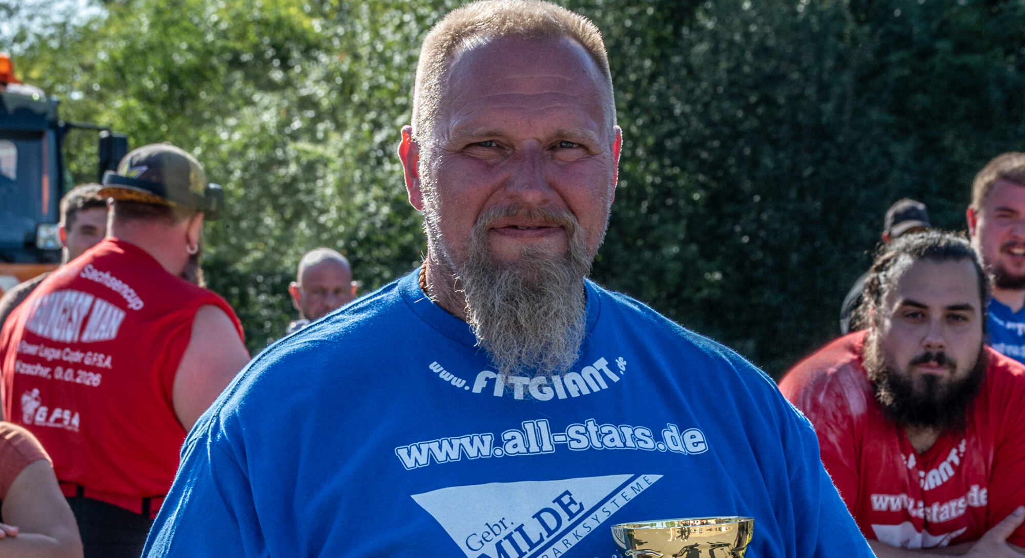 Tilo Kretzschmar (Zum 18. Sachsencup wurde Tilo mit einem Pokal f&uuml;r seinen 2. Platz vor 25 Jahren beim 1. Offenen Sachsencup &bdquo;Strongest Man&ldquo; geehrt.)