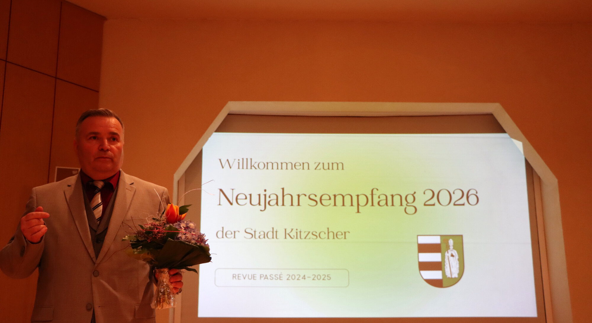 B&uuml;rgermeister Schramm w&auml;hrend der Pr&auml;sentation